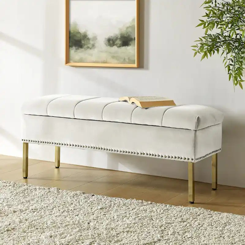 Banc de rangement capitonné en velours à couvercle relevable avec garniture cloutée et pieds en métal