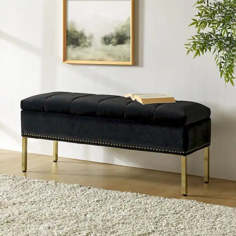 Banc de rangement capitonné en velours à couvercle relevable avec garniture cloutée et pieds en métal
