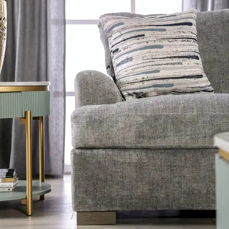 Canapé transitoire en tissu gris avec accoudoirs évasés et coussins de siège à ressorts