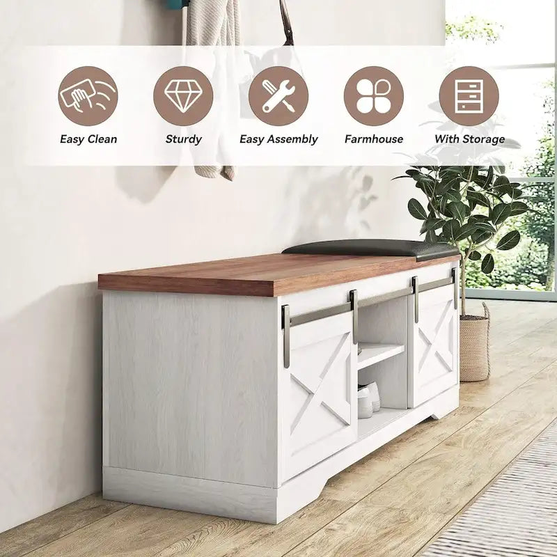 Banc de rangement pour chaussures avec portes coulissantes de style grange, siège rembourré, étagères réglables, blanc et gris