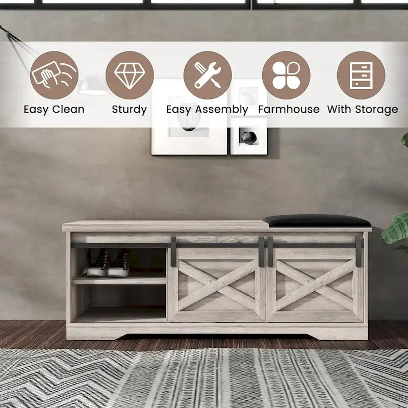 Banc de rangement pour chaussures avec portes coulissantes de style grange, siège rembourré, étagères réglables, blanc et gris