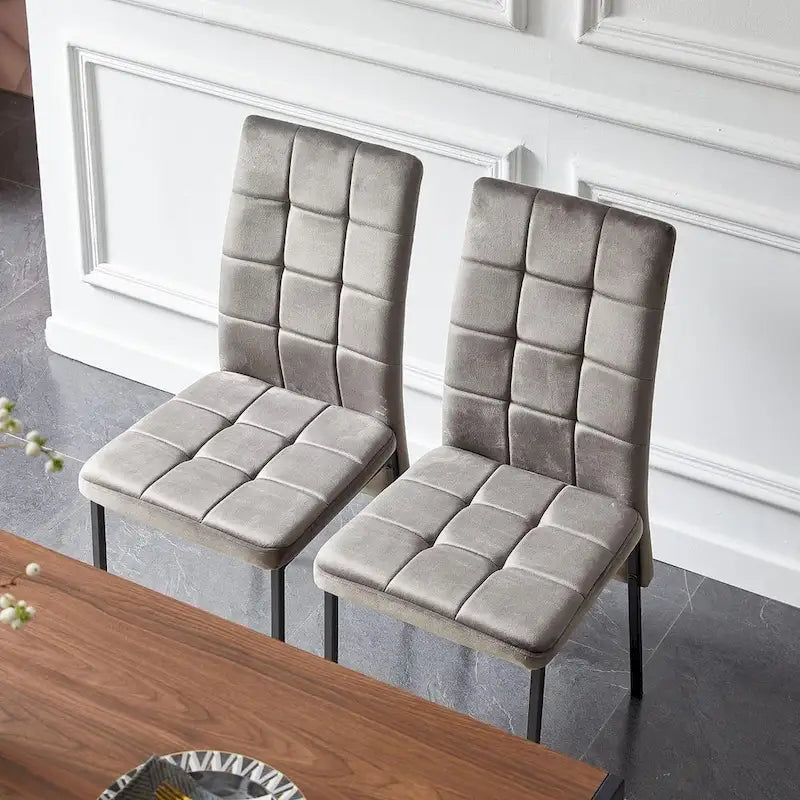 Chaise de salle à manger capitonnée en velours, dossier haut, sans accoudoirs, avec pieds en métal