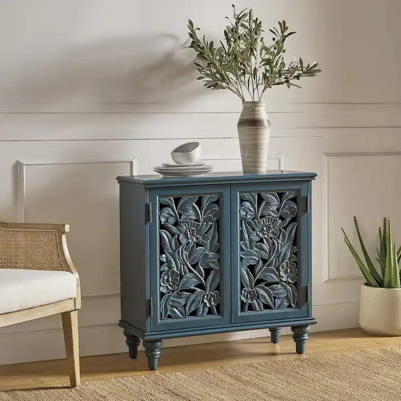 Meuble d'appoint à 2 portes sculptées fleuries avec éclairage LED et finition bleue vieillie