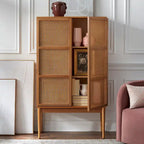 Meuble de rangement à portes en cannage style milieu de siècle avec étagères réglables, finition naturelle