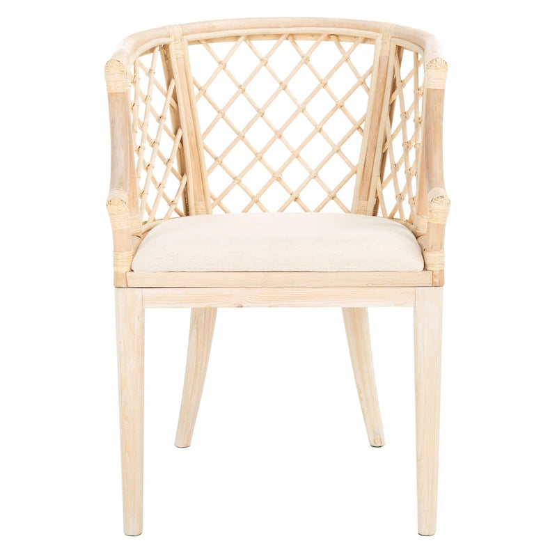 Fauteuil en rotin tressé avec coussin blanc, finition lavis naturel