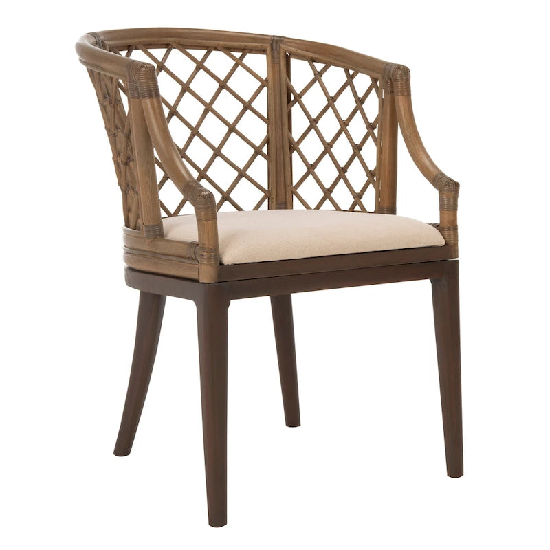 Fauteuil en rotin tressé avec coussin blanc, finition lavis naturel