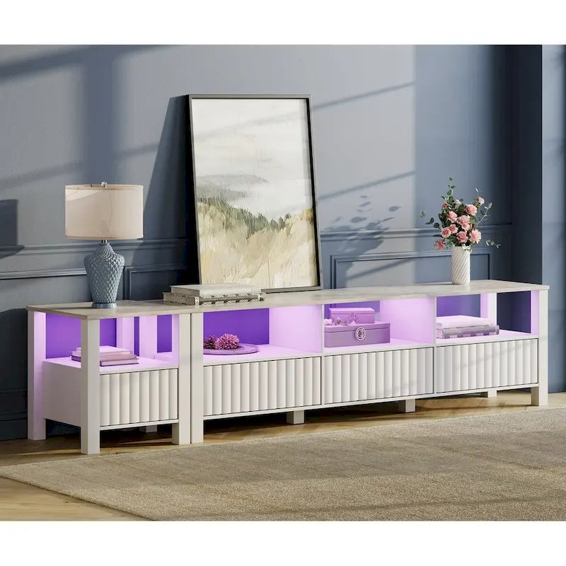 Meuble TV blanc cannelé en bois avec plateau à motif de pierre et lumière LED RGB