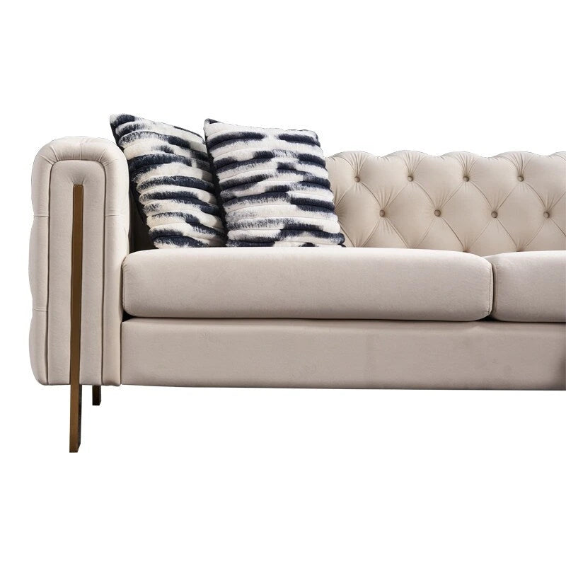 Canapé Chesterfield capitonné en velours avec pieds en métal doré